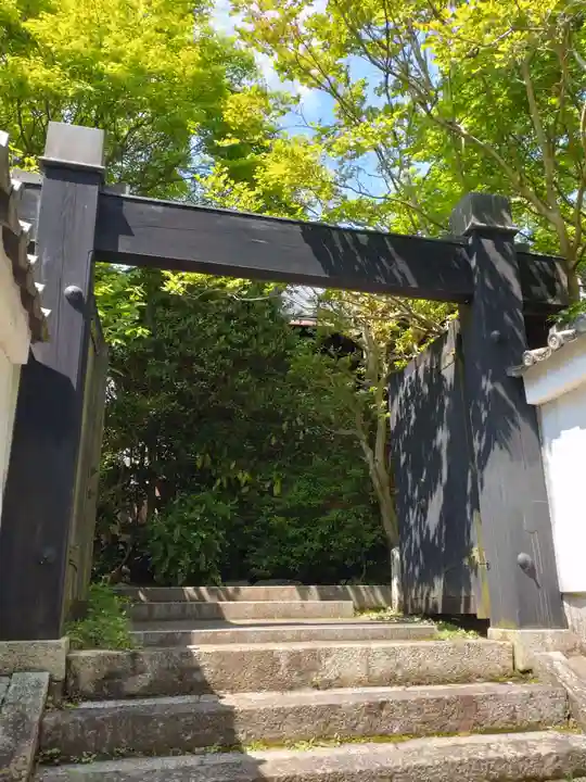 安養寺の山門・神門