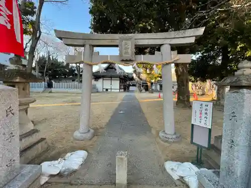 瓜破天神社の鳥居