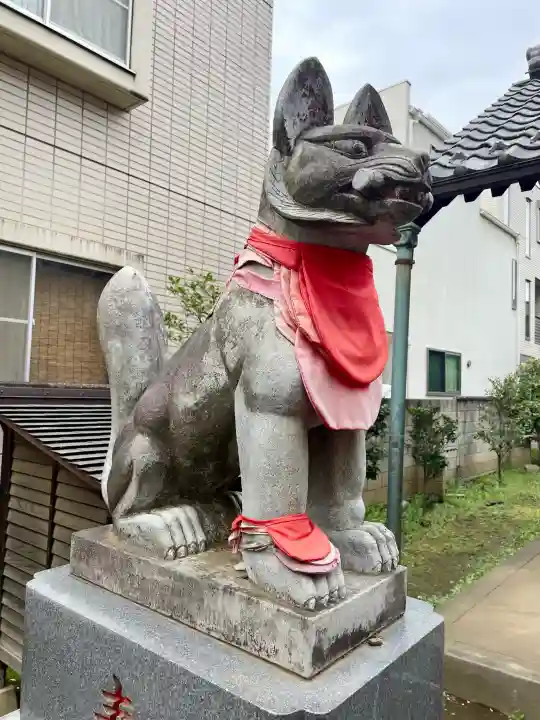 出世稲荷神社の{uncategorized: "未分類", other: "その他", undefined: "問題あり", building: "その他建物", grave: "お墓", sacred_gate: "鳥居", guardian: "狛犬", statue: "像", buddha: "仏像", history: "歴史", nature: "自然", garden: "庭園", animal: "動物", pagoda: "塔", temizu: "手水舎", mountain_gate: "山門・神門", sanctuary: "本殿・本堂", subordinate: "末社・摂社", art: "芸術", scenery: "景色", jizo: "地蔵", ema: "絵馬", goshuin: "御朱印", omikuji: "おみくじ", items: "授与品その他", amulet: "お守り", goshuincho: "御朱印帳", eats: "食事", festival: "お祭り", votive_dance: "神楽", shichigosan: "七五三参", wedding: "結婚式", experience: "体験その他", initially: "初詣", around: "周辺", anti_infection: "感染症対策"}