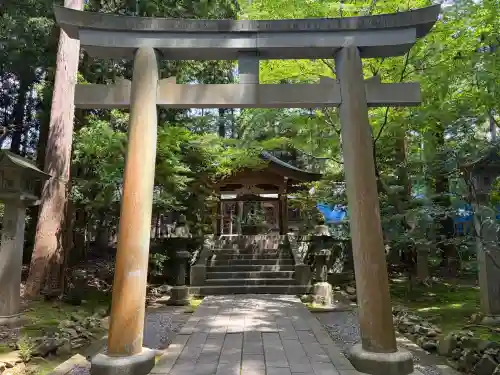 彌彦神社の{uncategorized: "未分類", other: "その他", undefined: "問題あり", building: "その他建物", grave: "お墓", sacred_gate: "鳥居", guardian: "狛犬", statue: "像", buddha: "仏像", history: "歴史", nature: "自然", garden: "庭園", animal: "動物", pagoda: "塔", temizu: "手水舎", mountain_gate: "山門・神門", sanctuary: "本殿・本堂", subordinate: "末社・摂社", art: "芸術", scenery: "景色", jizo: "地蔵", ema: "絵馬", goshuin: "御朱印", omikuji: "おみくじ", items: "授与品その他", amulet: "お守り", goshuincho: "御朱印帳", eats: "食事", festival: "お祭り", votive_dance: "神楽", shichigosan: "七五三参", wedding: "結婚式", experience: "体験その他", initially: "初詣", around: "周辺", anti_infection: "感染症対策"}