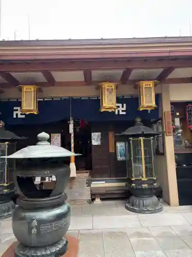 大観音寺の{uncategorized: "未分類", other: "その他", undefined: "問題あり", building: "その他建物", grave: "お墓", sacred_gate: "鳥居", guardian: "狛犬", statue: "像", buddha: "仏像", history: "歴史", nature: "自然", garden: "庭園", animal: "動物", pagoda: "塔", temizu: "手水舎", mountain_gate: "山門・神門", sanctuary: "本殿・本堂", subordinate: "末社・摂社", art: "芸術", scenery: "景色", jizo: "地蔵", ema: "絵馬", goshuin: "御朱印", omikuji: "おみくじ", items: "授与品その他", amulet: "お守り", goshuincho: "御朱印帳", eats: "食事", festival: "お祭り", votive_dance: "神楽", shichigosan: "七五三参", wedding: "結婚式", experience: "体験その他", initially: "初詣", around: "周辺", anti_infection: "感染症対策"}