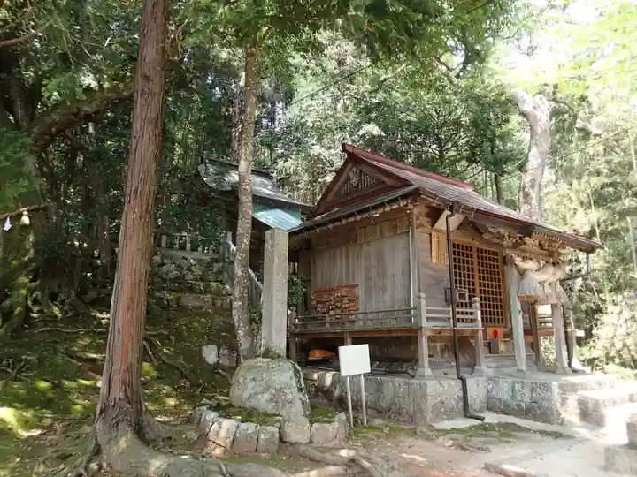 赤猪岩神社の本殿・本堂