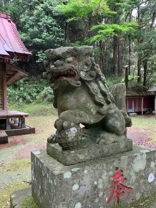 神明神社の狛犬