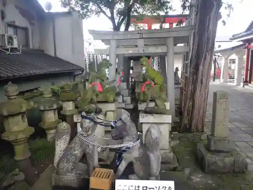 千代保稲荷神社の末社