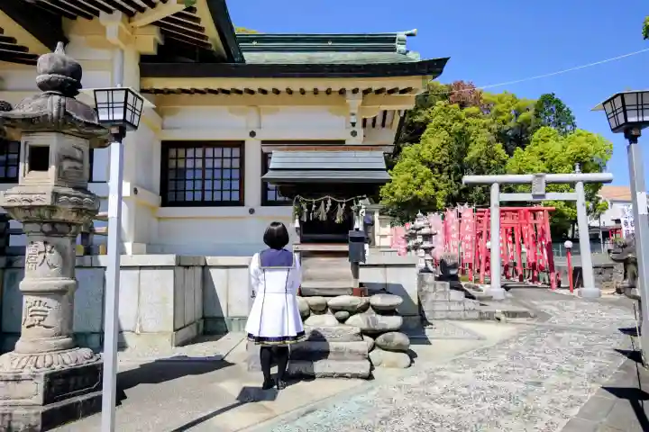 白鳥神社の{uncategorized: "未分類", other: "その他", undefined: "問題あり", building: "その他建物", grave: "お墓", sacred_gate: "鳥居", guardian: "狛犬", statue: "像", buddha: "仏像", history: "歴史", nature: "自然", garden: "庭園", animal: "動物", pagoda: "塔", temizu: "手水舎", mountain_gate: "山門・神門", sanctuary: "本殿・本堂", subordinate: "末社・摂社", art: "芸術", scenery: "景色", jizo: "地蔵", ema: "絵馬", goshuin: "御朱印", omikuji: "おみくじ", items: "授与品その他", amulet: "お守り", goshuincho: "御朱印帳", eats: "食事", festival: "お祭り", votive_dance: "神楽", shichigosan: "七五三参", wedding: "結婚式", experience: "体験その他", initially: "初詣", around: "周辺", anti_infection: "感染症対策"}