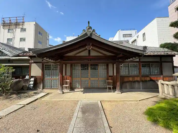 大福寺(浪華仮病院跡)の{uncategorized: "未分類", other: "その他", undefined: "問題あり", building: "その他建物", grave: "お墓", sacred_gate: "鳥居", guardian: "狛犬", statue: "像", buddha: "仏像", history: "歴史", nature: "自然", garden: "庭園", animal: "動物", pagoda: "塔", temizu: "手水舎", mountain_gate: "山門・神門", sanctuary: "本殿・本堂", subordinate: "末社・摂社", art: "芸術", scenery: "景色", jizo: "地蔵", ema: "絵馬", goshuin: "御朱印", omikuji: "おみくじ", items: "授与品その他", amulet: "お守り", goshuincho: "御朱印帳", eats: "食事", festival: "お祭り", votive_dance: "神楽", shichigosan: "七五三参", wedding: "結婚式", experience: "体験その他", initially: "初詣", around: "周辺", anti_infection: "感染症対策"}