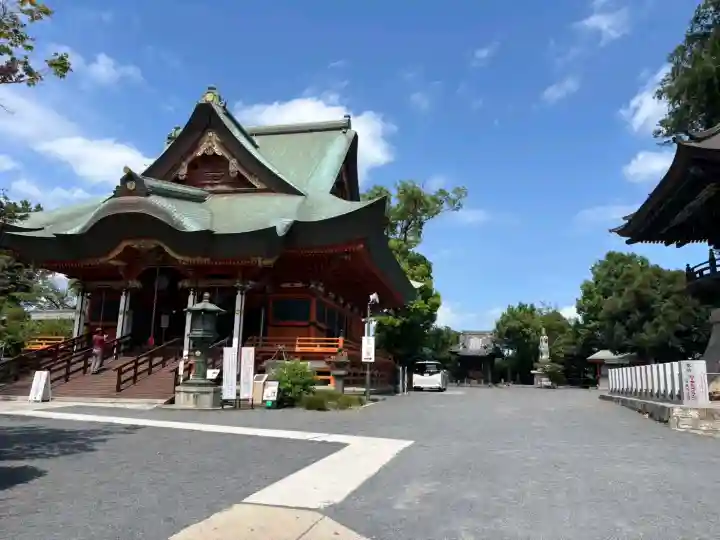 布施弁天 東海寺の{uncategorized: "未分類", other: "その他", undefined: "問題あり", building: "その他建物", grave: "お墓", sacred_gate: "鳥居", guardian: "狛犬", statue: "像", buddha: "仏像", history: "歴史", nature: "自然", garden: "庭園", animal: "動物", pagoda: "塔", temizu: "手水舎", mountain_gate: "山門・神門", sanctuary: "本殿・本堂", subordinate: "末社・摂社", art: "芸術", scenery: "景色", jizo: "地蔵", ema: "絵馬", goshuin: "御朱印", omikuji: "おみくじ", items: "授与品その他", amulet: "お守り", goshuincho: "御朱印帳", eats: "食事", festival: "お祭り", votive_dance: "神楽", shichigosan: "七五三参", wedding: "結婚式", experience: "体験その他", initially: "初詣", around: "周辺", anti_infection: "感染症対策"}