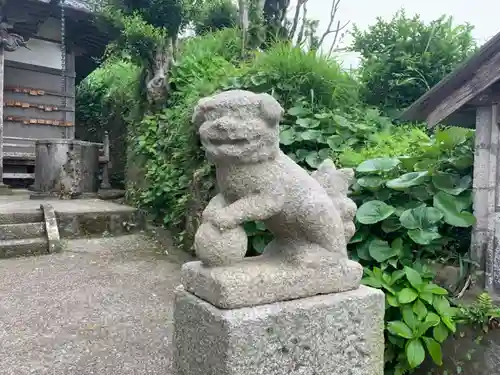 八幡神社の狛犬
