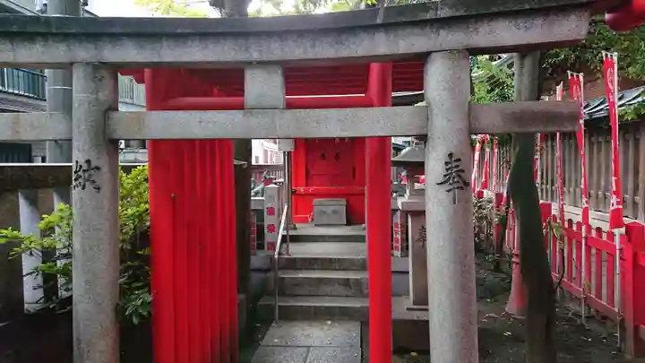 隆栄稲荷神社の鳥居