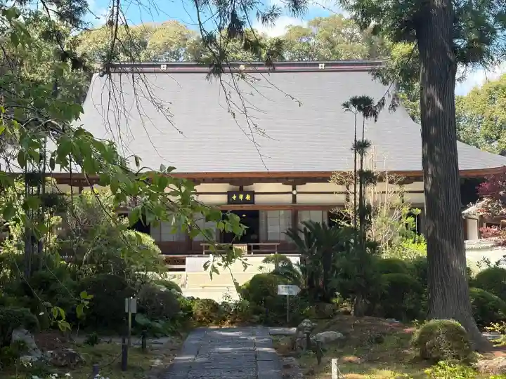 龍潭寺の{uncategorized: "未分類", other: "その他", undefined: "問題あり", building: "その他建物", grave: "お墓", sacred_gate: "鳥居", guardian: "狛犬", statue: "像", buddha: "仏像", history: "歴史", nature: "自然", garden: "庭園", animal: "動物", pagoda: "塔", temizu: "手水舎", mountain_gate: "山門・神門", sanctuary: "本殿・本堂", subordinate: "末社・摂社", art: "芸術", scenery: "景色", jizo: "地蔵", ema: "絵馬", goshuin: "御朱印", omikuji: "おみくじ", items: "授与品その他", amulet: "お守り", goshuincho: "御朱印帳", eats: "食事", festival: "お祭り", votive_dance: "神楽", shichigosan: "七五三参", wedding: "結婚式", experience: "体験その他", initially: "初詣", around: "周辺", anti_infection: "感染症対策"}