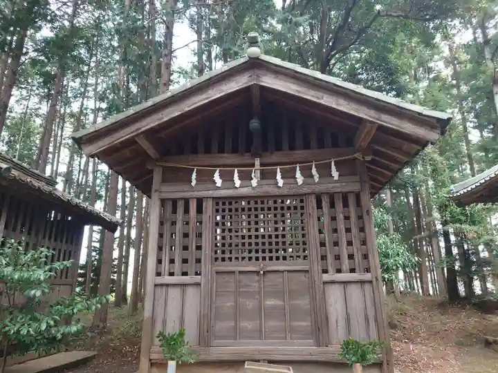 鎌形八幡神社の末社・摂社