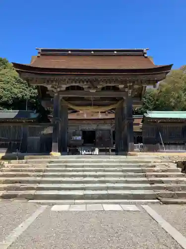 氣多大社の{uncategorized: "未分類", other: "その他", undefined: "問題あり", building: "その他建物", grave: "お墓", sacred_gate: "鳥居", guardian: "狛犬", statue: "像", buddha: "仏像", history: "歴史", nature: "自然", garden: "庭園", animal: "動物", pagoda: "塔", temizu: "手水舎", mountain_gate: "山門・神門", sanctuary: "本殿・本堂", subordinate: "末社・摂社", art: "芸術", scenery: "景色", jizo: "地蔵", ema: "絵馬", goshuin: "御朱印", omikuji: "おみくじ", items: "授与品その他", amulet: "お守り", goshuincho: "御朱印帳", eats: "食事", festival: "お祭り", votive_dance: "神楽", shichigosan: "七五三参", wedding: "結婚式", experience: "体験その他", initially: "初詣", around: "周辺", anti_infection: "感染症対策"}