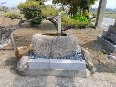 楽平神社の手水舎