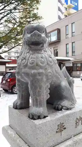 北海道神宮頓宮の狛犬