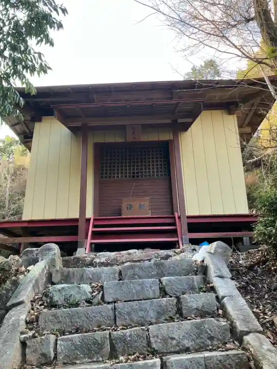 稲村観音堂の{uncategorized: "未分類", other: "その他", undefined: "問題あり", building: "その他建物", grave: "お墓", sacred_gate: "鳥居", guardian: "狛犬", statue: "像", buddha: "仏像", history: "歴史", nature: "自然", garden: "庭園", animal: "動物", pagoda: "塔", temizu: "手水舎", mountain_gate: "山門・神門", sanctuary: "本殿・本堂", subordinate: "末社・摂社", art: "芸術", scenery: "景色", jizo: "地蔵", ema: "絵馬", goshuin: "御朱印", omikuji: "おみくじ", items: "授与品その他", amulet: "お守り", goshuincho: "御朱印帳", eats: "食事", festival: "お祭り", votive_dance: "神楽", shichigosan: "七五三参", wedding: "結婚式", experience: "体験その他", initially: "初詣", around: "周辺", anti_infection: "感染症対策"}