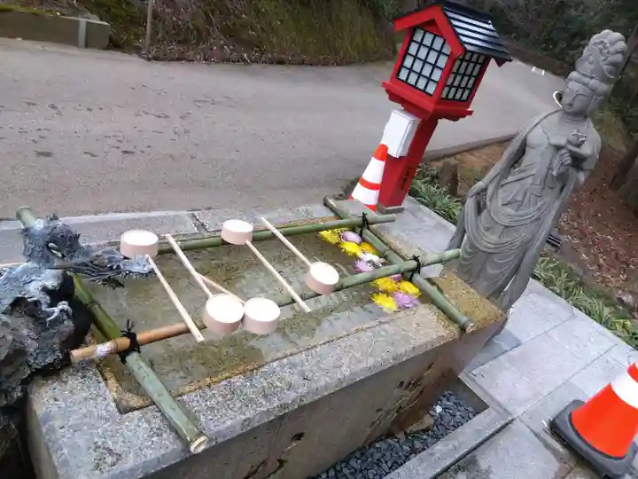 倶利迦羅不動寺山頂本堂(石川県)