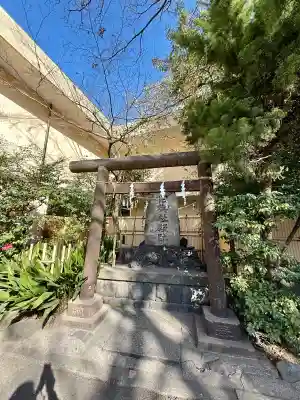 稲毛神社の{uncategorized: "未分類", other: "その他", undefined: "問題あり", building: "その他建物", grave: "お墓", sacred_gate: "鳥居", guardian: "狛犬", statue: "像", buddha: "仏像", history: "歴史", nature: "自然", garden: "庭園", animal: "動物", pagoda: "塔", temizu: "手水舎", mountain_gate: "山門・神門", sanctuary: "本殿・本堂", subordinate: "末社・摂社", art: "芸術", scenery: "景色", jizo: "地蔵", ema: "絵馬", goshuin: "御朱印", omikuji: "おみくじ", items: "授与品その他", amulet: "お守り", goshuincho: "御朱印帳", eats: "食事", festival: "お祭り", votive_dance: "神楽", shichigosan: "七五三参", wedding: "結婚式", experience: "体験その他", initially: "初詣", around: "周辺", anti_infection: "感染症対策"}