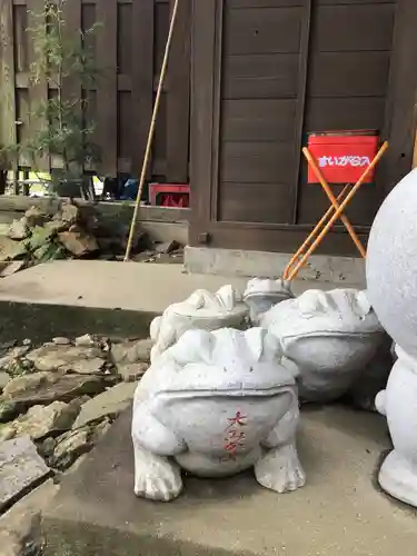 大甕神社の像