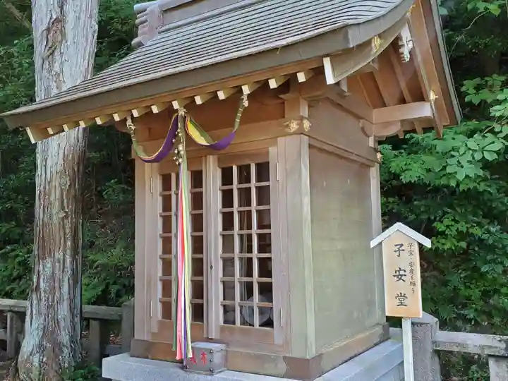 湯泉神社の末社・摂社