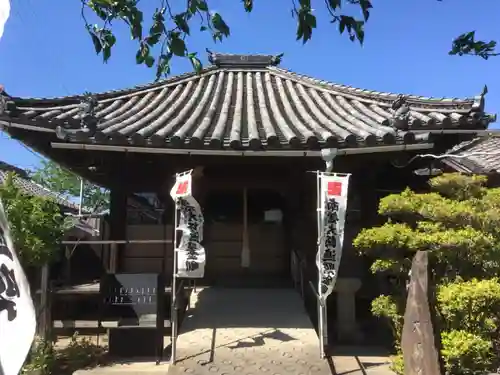 観音寺の本殿