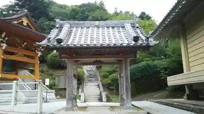 菊蓮寺の山門・神門