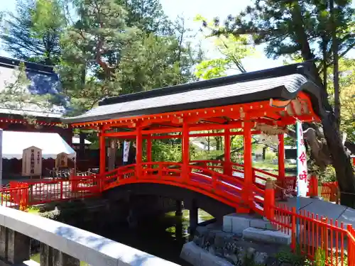 生島足島神社の庭園