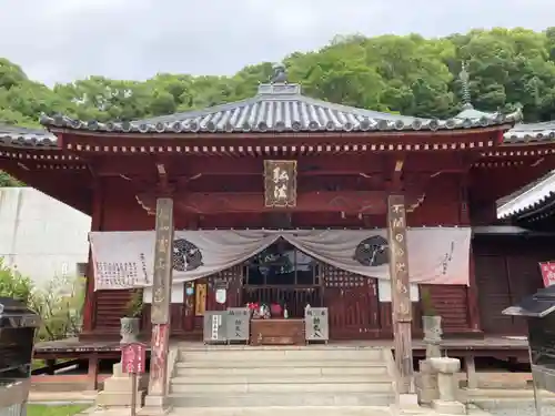 観音寺の本殿・本堂