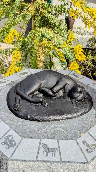 駒込妙義神社の像