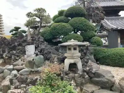 中田寺の{uncategorized: "未分類", other: "その他", undefined: "問題あり", building: "その他建物", grave: "お墓", sacred_gate: "鳥居", guardian: "狛犬", statue: "像", buddha: "仏像", history: "歴史", nature: "自然", garden: "庭園", animal: "動物", pagoda: "塔", temizu: "手水舎", mountain_gate: "山門・神門", sanctuary: "本殿・本堂", subordinate: "末社・摂社", art: "芸術", scenery: "景色", jizo: "地蔵", ema: "絵馬", goshuin: "御朱印", omikuji: "おみくじ", items: "授与品その他", amulet: "お守り", goshuincho: "御朱印帳", eats: "食事", festival: "お祭り", votive_dance: "神楽", shichigosan: "七五三参", wedding: "結婚式", experience: "体験その他", initially: "初詣", around: "周辺", anti_infection: "感染症対策"}