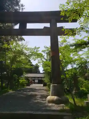 伊太祁曽神社の{uncategorized: "未分類", other: "その他", undefined: "問題あり", building: "その他建物", grave: "お墓", sacred_gate: "鳥居", guardian: "狛犬", statue: "像", buddha: "仏像", history: "歴史", nature: "自然", garden: "庭園", animal: "動物", pagoda: "塔", temizu: "手水舎", mountain_gate: "山門・神門", sanctuary: "本殿・本堂", subordinate: "末社・摂社", art: "芸術", scenery: "景色", jizo: "地蔵", ema: "絵馬", goshuin: "御朱印", omikuji: "おみくじ", items: "授与品その他", amulet: "お守り", goshuincho: "御朱印帳", eats: "食事", festival: "お祭り", votive_dance: "神楽", shichigosan: "七五三参", wedding: "結婚式", experience: "体験その他", initially: "初詣", around: "周辺", anti_infection: "感染症対策"}