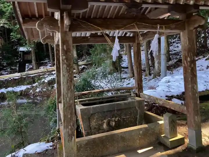 三島神社の手水舎