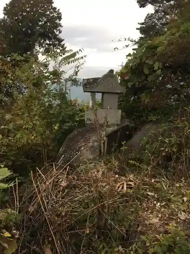 山梨岡神社の末社