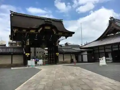 本願寺(西本願寺)の山門・神門