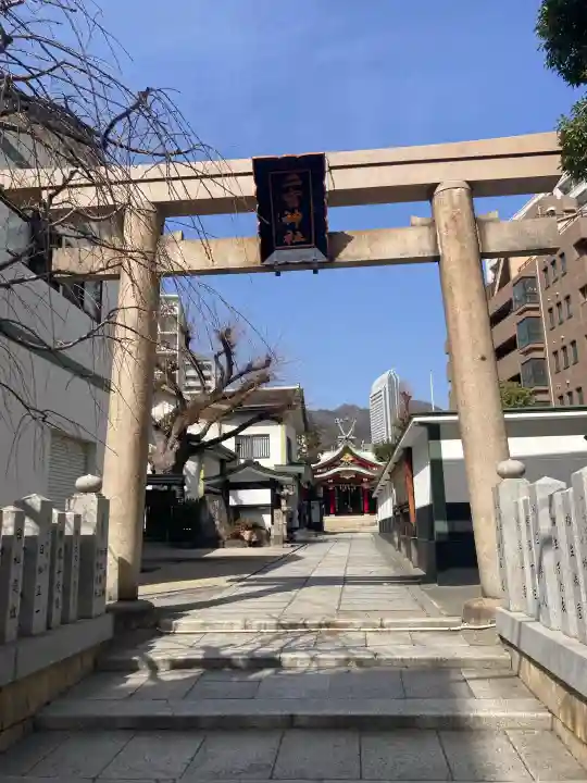 二宮神社の{uncategorized: "未分類", other: "その他", undefined: "問題あり", building: "その他建物", grave: "お墓", sacred_gate: "鳥居", guardian: "狛犬", statue: "像", buddha: "仏像", history: "歴史", nature: "自然", garden: "庭園", animal: "動物", pagoda: "塔", temizu: "手水舎", mountain_gate: "山門・神門", sanctuary: "本殿・本堂", subordinate: "末社・摂社", art: "芸術", scenery: "景色", jizo: "地蔵", ema: "絵馬", goshuin: "御朱印", omikuji: "おみくじ", items: "授与品その他", amulet: "お守り", goshuincho: "御朱印帳", eats: "食事", festival: "お祭り", votive_dance: "神楽", shichigosan: "七五三参", wedding: "結婚式", experience: "体験その他", initially: "初詣", around: "周辺", anti_infection: "感染症対策"}