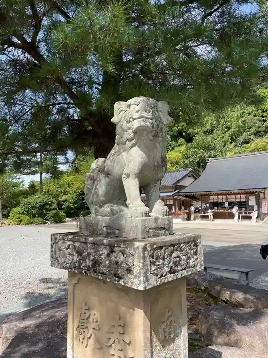 石見国一宮 物部神社の狛犬
