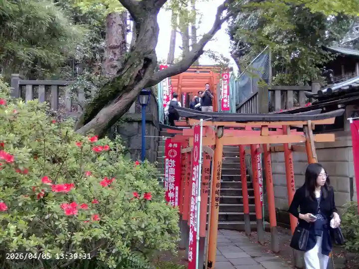 花園稲荷神社の{uncategorized: "未分類", other: "その他", undefined: "問題あり", building: "その他建物", grave: "お墓", sacred_gate: "鳥居", guardian: "狛犬", statue: "像", buddha: "仏像", history: "歴史", nature: "自然", garden: "庭園", animal: "動物", pagoda: "塔", temizu: "手水舎", mountain_gate: "山門・神門", sanctuary: "本殿・本堂", subordinate: "末社・摂社", art: "芸術", scenery: "景色", jizo: "地蔵", ema: "絵馬", goshuin: "御朱印", omikuji: "おみくじ", items: "授与品その他", amulet: "お守り", goshuincho: "御朱印帳", eats: "食事", festival: "お祭り", votive_dance: "神楽", shichigosan: "七五三参", wedding: "結婚式", experience: "体験その他", initially: "初詣", around: "周辺", anti_infection: "感染症対策"}