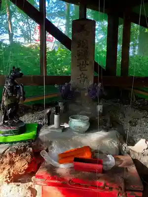 白石神社の仏像