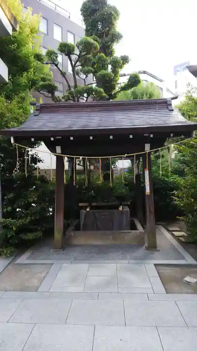 太田姫稲荷神社の手水舎