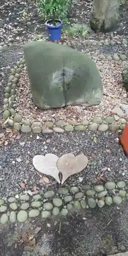 堤治神社の庭園