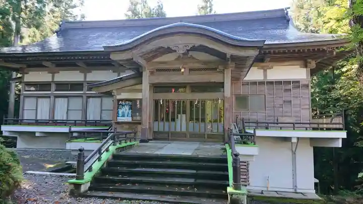 八海山尊神社の本殿・本堂