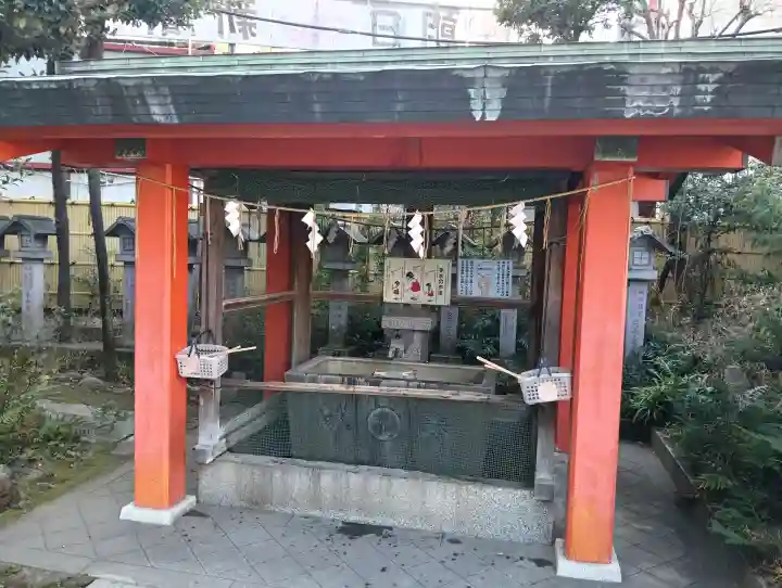 くまくま神社(導きの社 熊野町熊野神社)の{uncategorized: "未分類", other: "その他", undefined: "問題あり", building: "その他建物", grave: "お墓", sacred_gate: "鳥居", guardian: "狛犬", statue: "像", buddha: "仏像", history: "歴史", nature: "自然", garden: "庭園", animal: "動物", pagoda: "塔", temizu: "手水舎", mountain_gate: "山門・神門", sanctuary: "本殿・本堂", subordinate: "末社・摂社", art: "芸術", scenery: "景色", jizo: "地蔵", ema: "絵馬", goshuin: "御朱印", omikuji: "おみくじ", items: "授与品その他", amulet: "お守り", goshuincho: "御朱印帳", eats: "食事", festival: "お祭り", votive_dance: "神楽", shichigosan: "七五三参", wedding: "結婚式", experience: "体験その他", initially: "初詣", around: "周辺", anti_infection: "感染症対策"}
