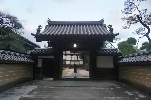 聖福寺の山門・神門