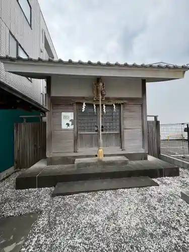 金座稲荷神社の{uncategorized: "未分類", other: "その他", undefined: "問題あり", building: "その他建物", grave: "お墓", sacred_gate: "鳥居", guardian: "狛犬", statue: "像", buddha: "仏像", history: "歴史", nature: "自然", garden: "庭園", animal: "動物", pagoda: "塔", temizu: "手水舎", mountain_gate: "山門・神門", sanctuary: "本殿・本堂", subordinate: "末社・摂社", art: "芸術", scenery: "景色", jizo: "地蔵", ema: "絵馬", goshuin: "御朱印", omikuji: "おみくじ", items: "授与品その他", amulet: "お守り", goshuincho: "御朱印帳", eats: "食事", festival: "お祭り", votive_dance: "神楽", shichigosan: "七五三参", wedding: "結婚式", experience: "体験その他", initially: "初詣", around: "周辺", anti_infection: "感染症対策"}