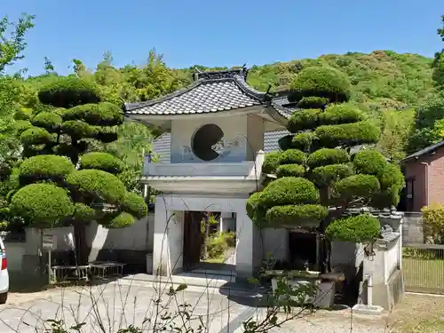 正法寺の山門