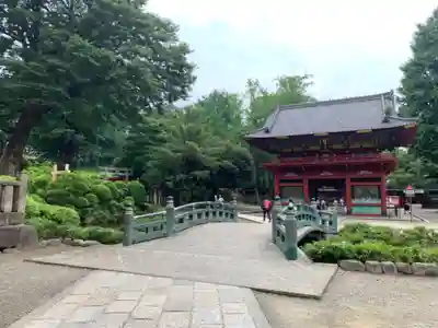 根津神社の山門・神門