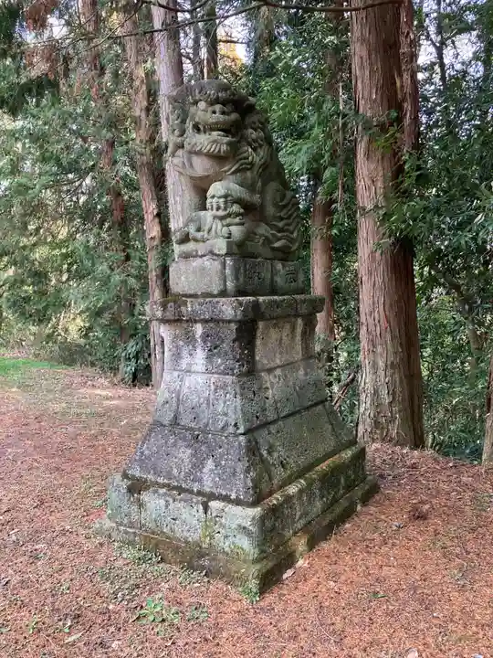 安沢湯泉神社の狛犬