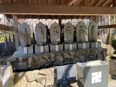 徳寿寺の{uncategorized: "未分類", other: "その他", undefined: "問題あり", building: "その他建物", grave: "お墓", sacred_gate: "鳥居", guardian: "狛犬", statue: "像", buddha: "仏像", history: "歴史", nature: "自然", garden: "庭園", animal: "動物", pagoda: "塔", temizu: "手水舎", mountain_gate: "山門・神門", sanctuary: "本殿・本堂", subordinate: "末社・摂社", art: "芸術", scenery: "景色", jizo: "地蔵", ema: "絵馬", goshuin: "御朱印", omikuji: "おみくじ", items: "授与品その他", amulet: "お守り", goshuincho: "御朱印帳", eats: "食事", festival: "お祭り", votive_dance: "神楽", shichigosan: "七五三参", wedding: "結婚式", experience: "体験その他", initially: "初詣", around: "周辺", anti_infection: "感染症対策"}