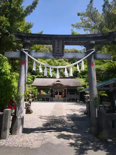 鳴無神社の{uncategorized: "未分類", other: "その他", undefined: "問題あり", building: "その他建物", grave: "お墓", sacred_gate: "鳥居", guardian: "狛犬", statue: "像", buddha: "仏像", history: "歴史", nature: "自然", garden: "庭園", animal: "動物", pagoda: "塔", temizu: "手水舎", mountain_gate: "山門・神門", sanctuary: "本殿・本堂", subordinate: "末社・摂社", art: "芸術", scenery: "景色", jizo: "地蔵", ema: "絵馬", goshuin: "御朱印", omikuji: "おみくじ", items: "授与品その他", amulet: "お守り", goshuincho: "御朱印帳", eats: "食事", festival: "お祭り", votive_dance: "神楽", shichigosan: "七五三参", wedding: "結婚式", experience: "体験その他", initially: "初詣", around: "周辺", anti_infection: "感染症対策"}