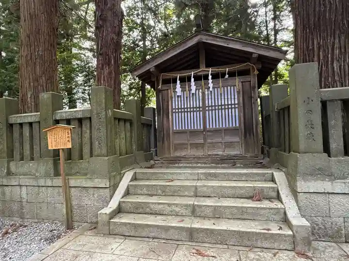 諏訪大社下社春宮(長野県)