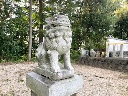 神明社の狛犬